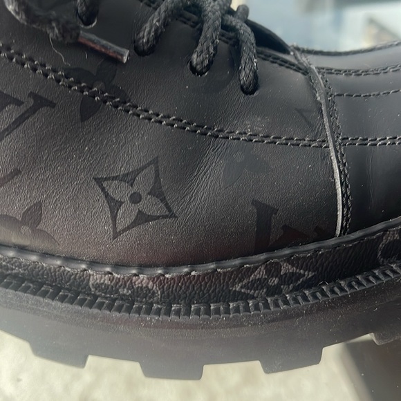 LV Monogram Eclipse Boots - Picture 11 of 12